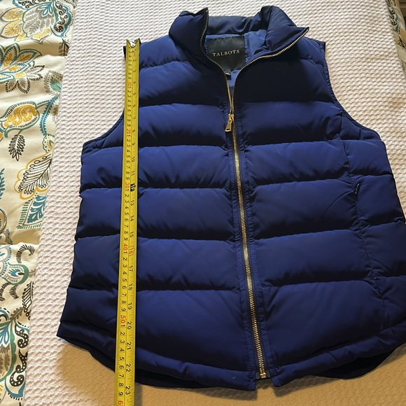 Talbots women’s navy blue puffer vest - Picture 10 of 10